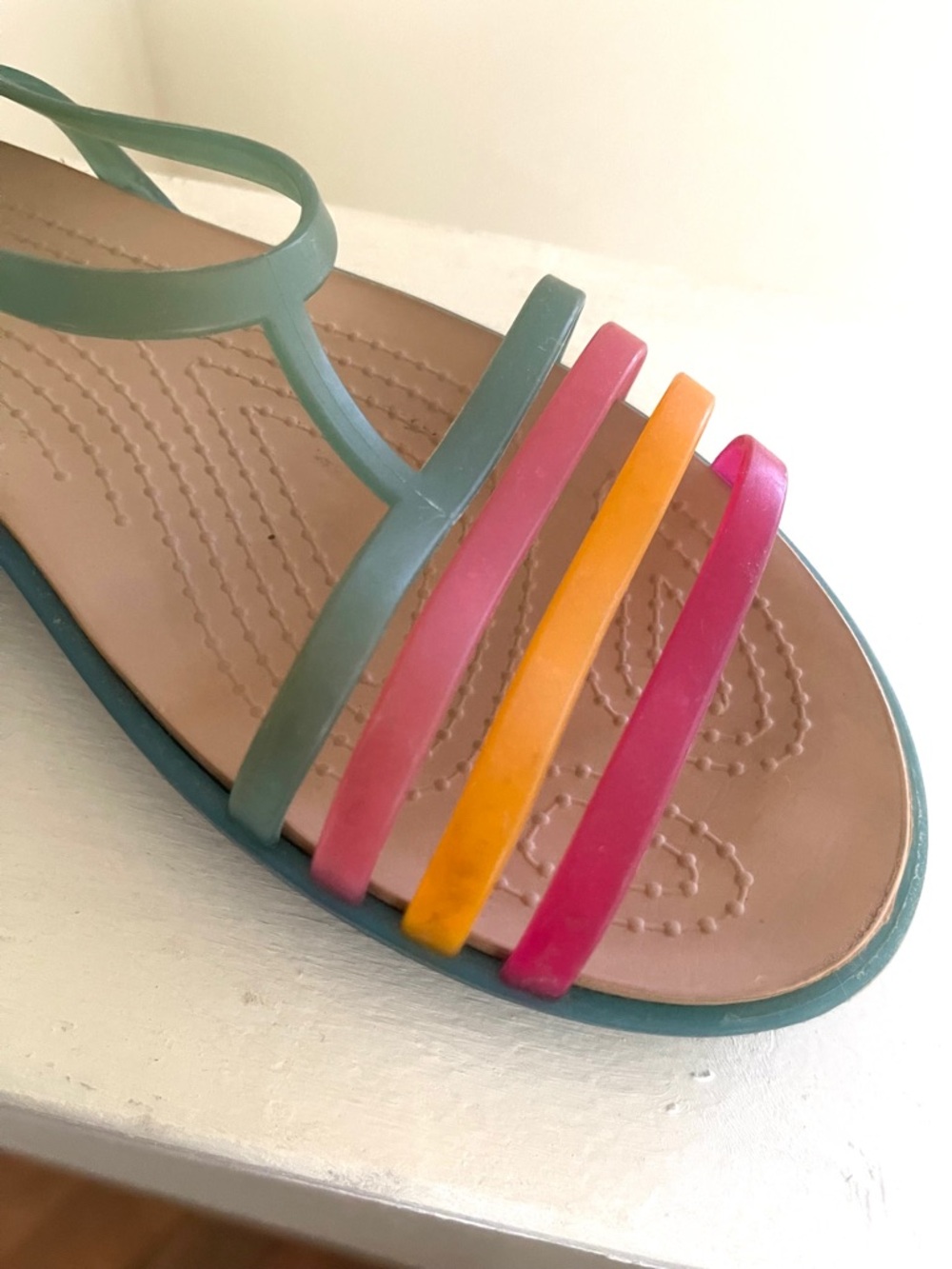 Vintage Women’s Green Strappy Iconic CROCS Sandals with Orange & Yellow Accents - Picture 4 of 9